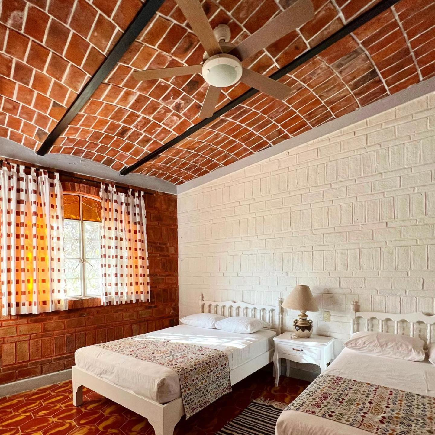 Mama Chuy Hotel & Villas San Juan Cosalá Exteriör bild